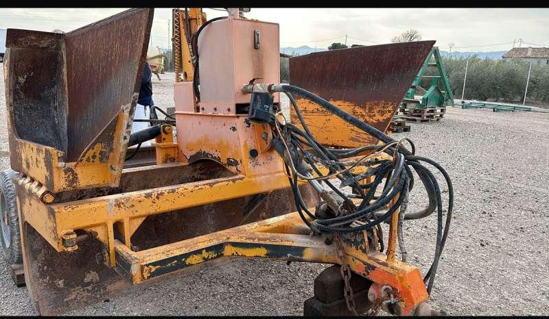 Capilla CRF-2 - Niveleuse: photos 3 Capilla CRF-2 - Niveleuse: photos 3