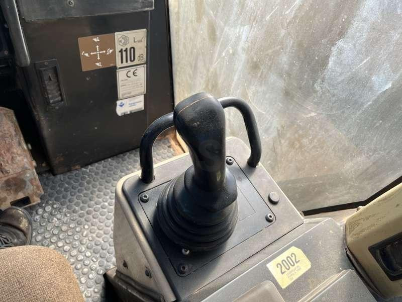 Chargeuse sur chenilles Caterpillar 963C - POUR PIECES: photos 47