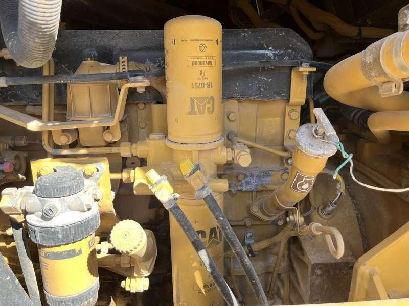 Chargeuse sur chenilles Caterpillar 963C - POUR PIECES: photos 37