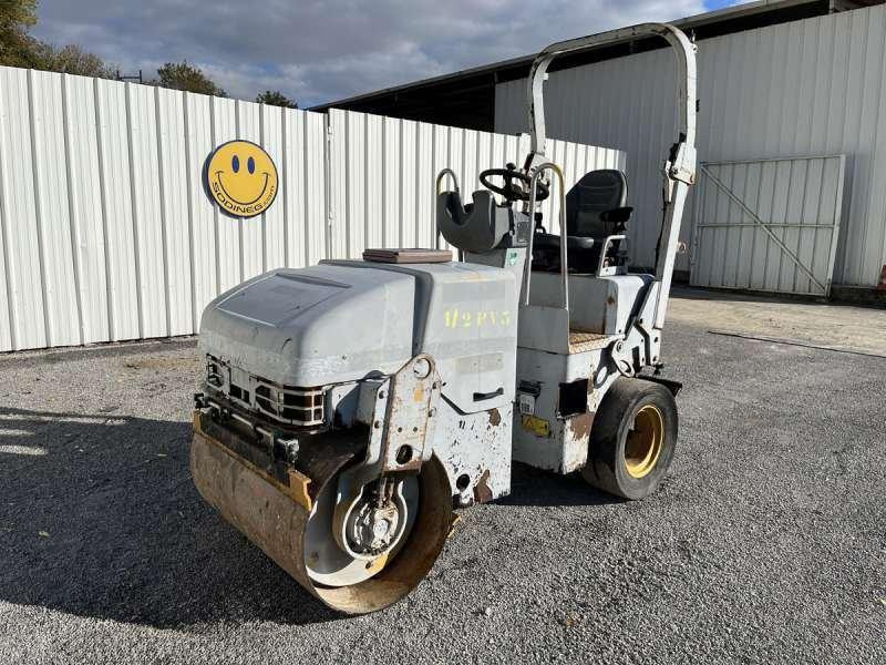 Caterpillar CB225E - Rouleau compresseur: photos 2 Caterpillar CB225E - Rouleau compresseur: photos 2