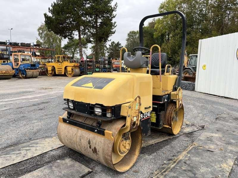 Caterpillar Compacteur Tandem / Double Billes CB-224E - Rouleau compresseur: photos 3 Caterpillar Compacteur Tandem / Double Billes CB-224E - Rouleau compresseur: photos 3