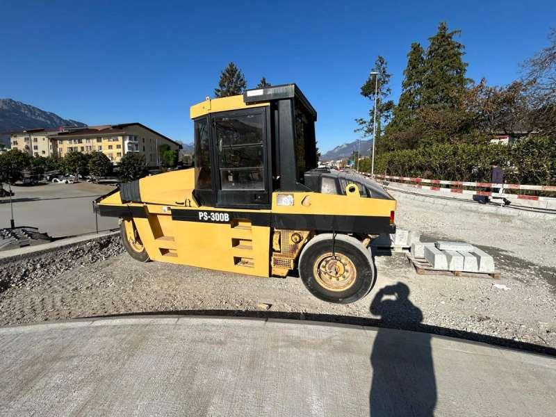 Caterpillar PS300B - Compacteur à pneus: photos 4 Caterpillar PS300B - Compacteur à pneus: photos 4
