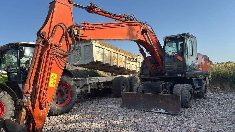 Hitachi Pelle Sur Pneus Hitachi ZX 210 W-3 - Pelle sur pneus: photos 2 Hitachi Pelle Sur Pneus Hitachi ZX 210 W-3 - Pelle sur pneus: photos 2