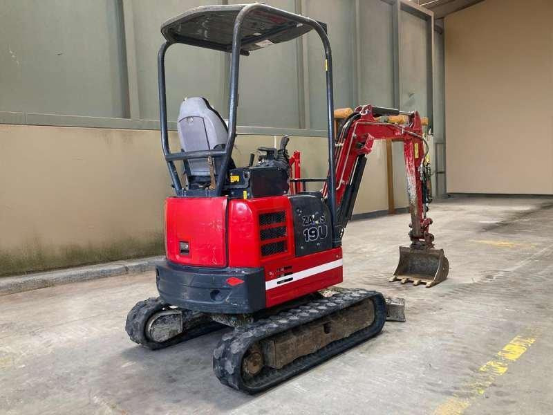 Hitachi ZX19U-5A YR - Mini pelle: photos 5 Hitachi ZX19U-5A YR - Mini pelle: photos 5