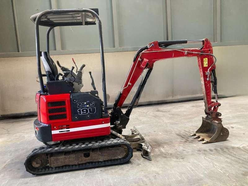 Hitachi ZX19U-5A YR - Mini pelle: photos 4 Hitachi ZX19U-5A YR - Mini pelle: photos 4