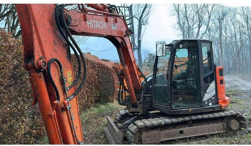 Hitachi ZX85USB-5A - Pelle sur chenille: photos 1 Hitachi ZX85USB-5A - Pelle sur chenille: photos 1