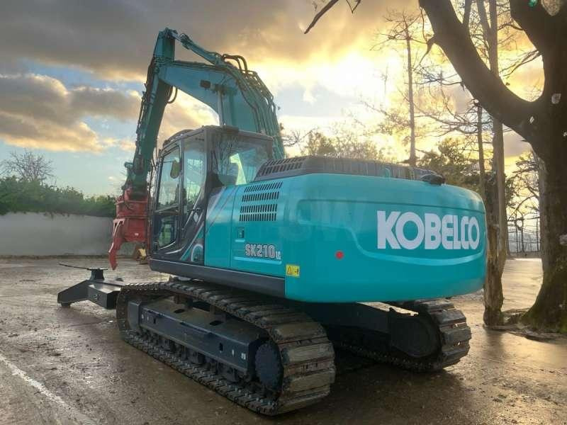 Kobelco SK210LC-10E - Pelle de manutention: photos 3 Kobelco SK210LC-10E - Pelle de manutention: photos 3