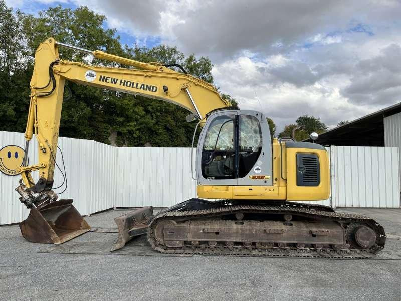 Kobelco SK235SRNLC-1ES - Pelle sur chenille: photos 3 Kobelco SK235SRNLC-1ES - Pelle sur chenille: photos 3