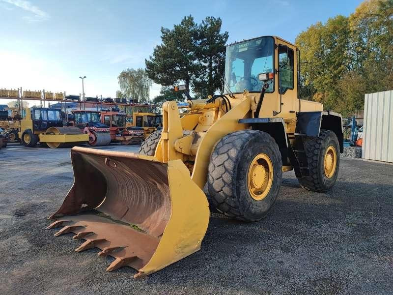 Komatsu WA270-3 - Chargeuse sur pneus: photos 2 Komatsu WA270-3 - Chargeuse sur pneus: photos 2
