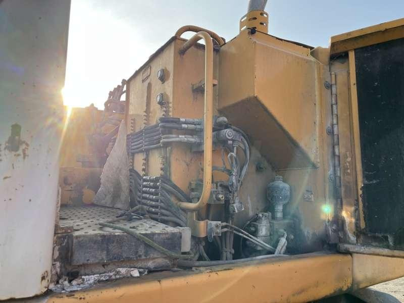 Pelle sur pneus Liebherr A316 - POUR PIECES: photos 34
