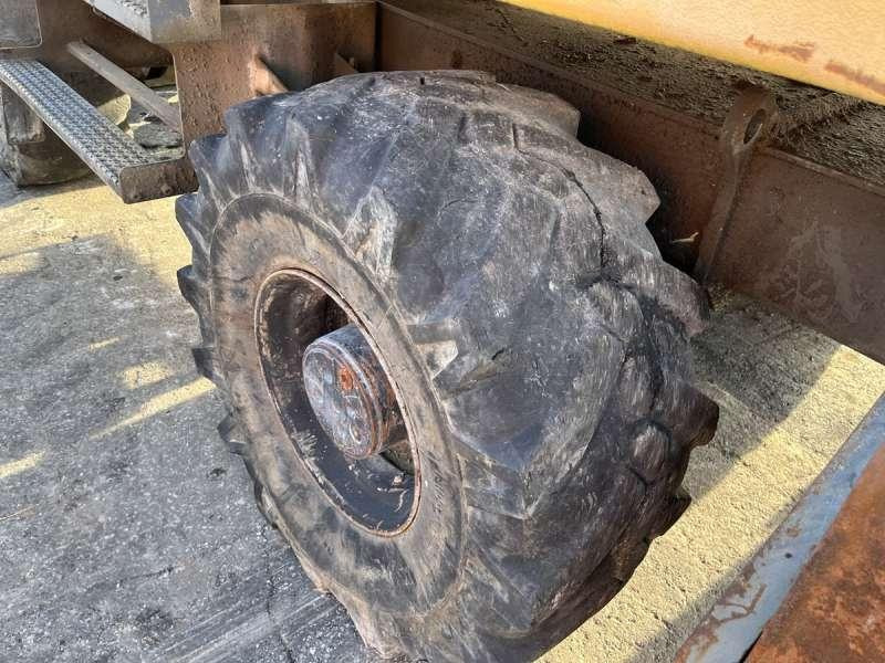 Pelle sur pneus Liebherr A316 - POUR PIECES: photos 29