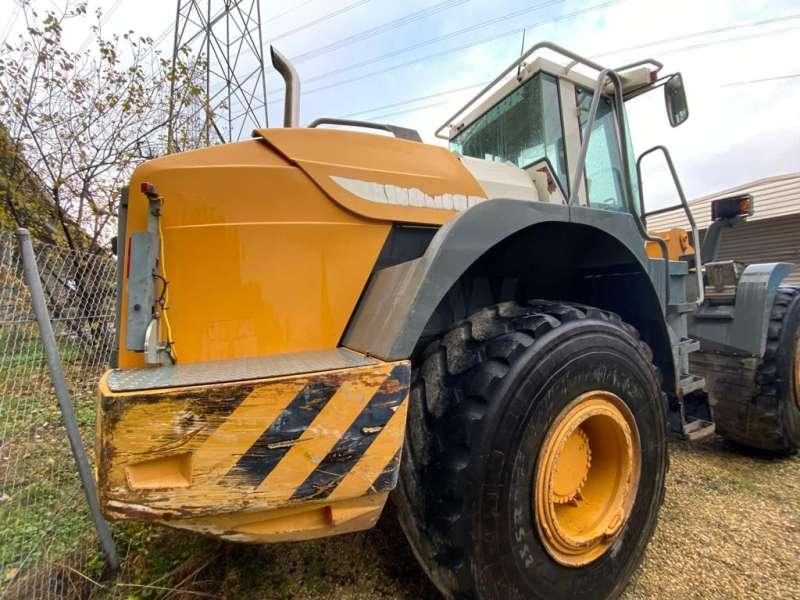 Liebherr L554 - Chargeuse sur pneus: photos 5 Liebherr L554 - Chargeuse sur pneus: photos 5
