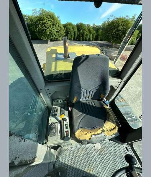 Niveleuse New Holland F106.6A 6X6 MACHINE SUISSE: photos 10