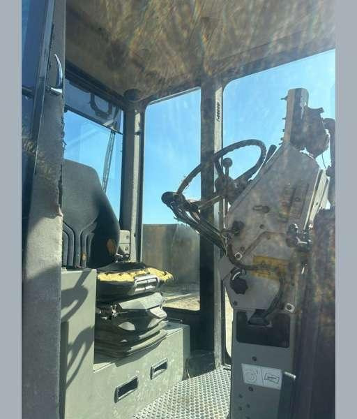 Niveleuse New Holland F106.6A 6X6 MACHINE SUISSE: photos 8