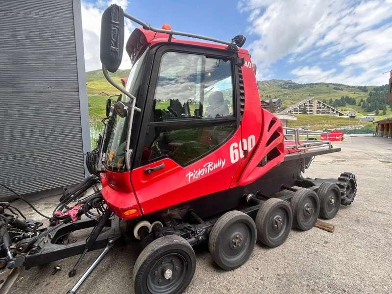 PISTENBULLY 600 - Véhicule de voirie/ Spécial: photos 2 PISTENBULLY 600 - Véhicule de voirie/ Spécial: photos 2