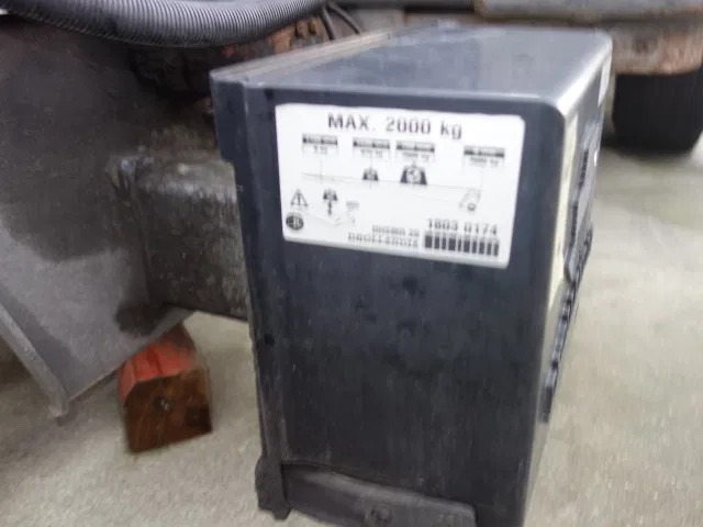 Dhollandia 2000KG ONDER SHUIFKLEP - Hayon élévateur pour Camion: photos 3 Dhollandia 2000KG ONDER SHUIFKLEP - Hayon élévateur pour Camion: photos 3