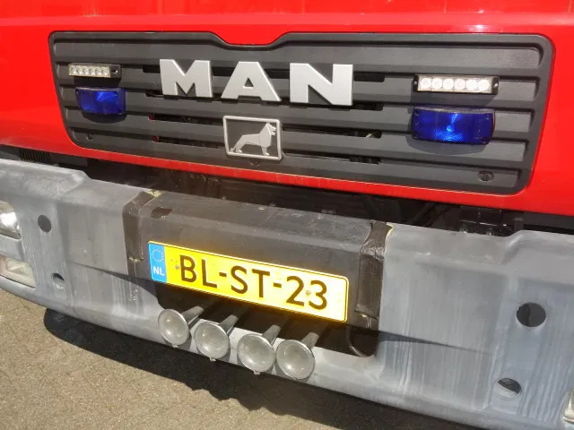 Camion de pompier MAN LE 220C GODIVA POMP 2000 LITER TANK,MANUAL GEARBOX: photos 10
