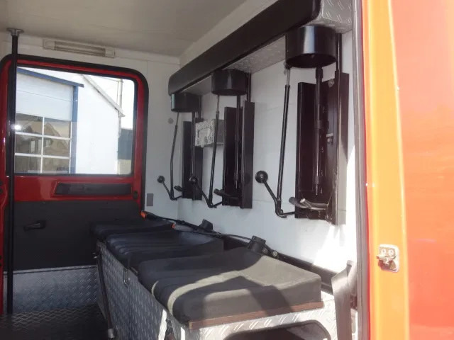 Camion de pompier MAN LE 220C GODIVA POMP 2000 LITER TANK,MANUAL GEARBOX: photos 13