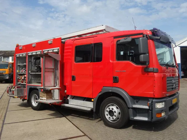 MAN TGM 15.290 15-280 BOMBEROS FIRE TRUCK, 3000 LITER PER MIN - Camion de pompier: photos 5 MAN TGM 15.290 15-280 BOMBEROS FIRE TRUCK, 3000 LITER PER MIN - Camion de pompier: photos 5