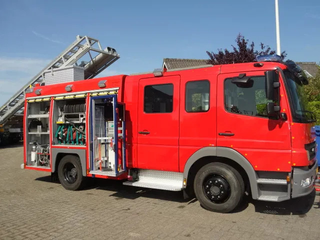 Mercedes-Benz Atego 1326 FIRE TRUCK - Camion de pompier: photos 3 Mercedes-Benz Atego 1326 FIRE TRUCK - Camion de pompier: photos 3