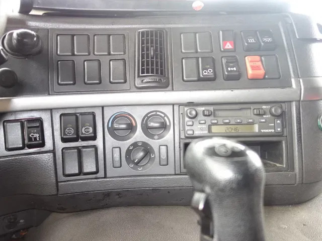 Volvo FM 12 18500liter tank,AIRCO,MANUAL GEARBOX - Camion citerne: photos 4 Volvo FM 12 18500liter tank,AIRCO,MANUAL GEARBOX - Camion citerne: photos 4