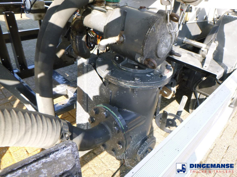 Semi-remorque citerne Crossland Vacuum tank alu 33.4 m3 / 1 comp: photos 17 Semi-remorque citerne Crossland Vacuum tank alu 33.4 m3 / 1 comp: photos 17