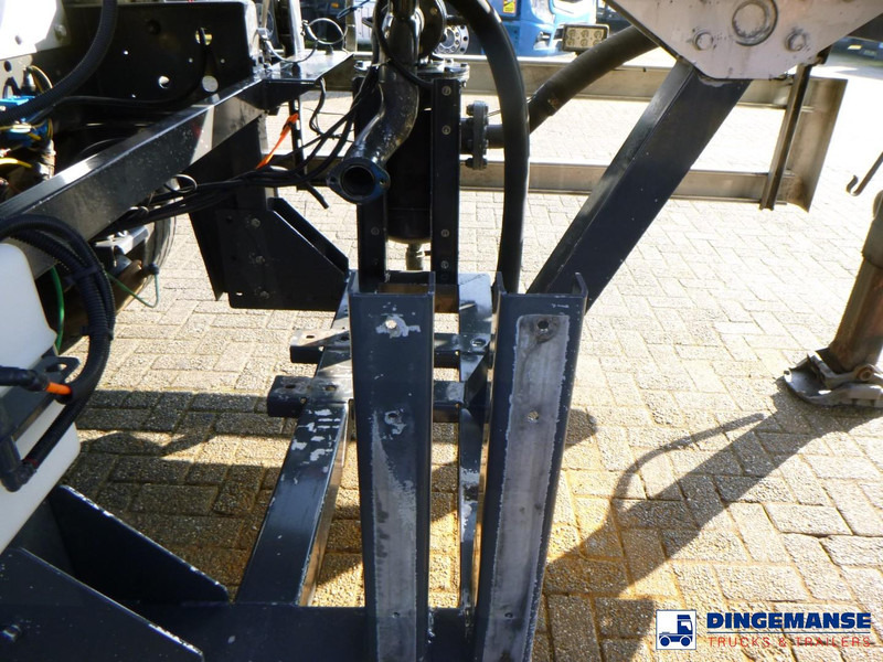 Semi-remorque citerne Crossland Vacuum tank alu 33.4 m3 / 1 comp: photos 19 Semi-remorque citerne Crossland Vacuum tank alu 33.4 m3 / 1 comp: photos 19