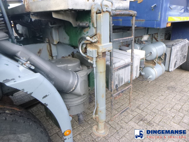 Camion grue Iveco AD260T33 6X4 RHD tipper + HMF crane: photos 18