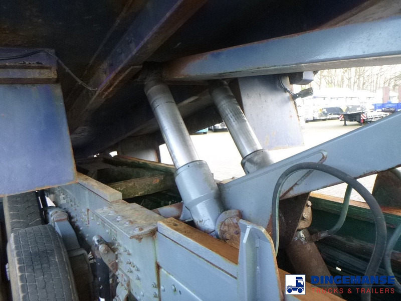 Camion grue Iveco AD260T33 6X4 RHD tipper + HMF crane: photos 12