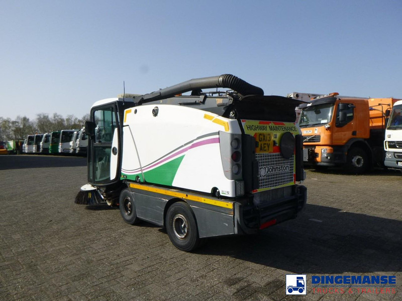 Johnston C202 compact street sweeper - Balayeuse de voirie: photos 3 Johnston C202 compact street sweeper - Balayeuse de voirie: photos 3