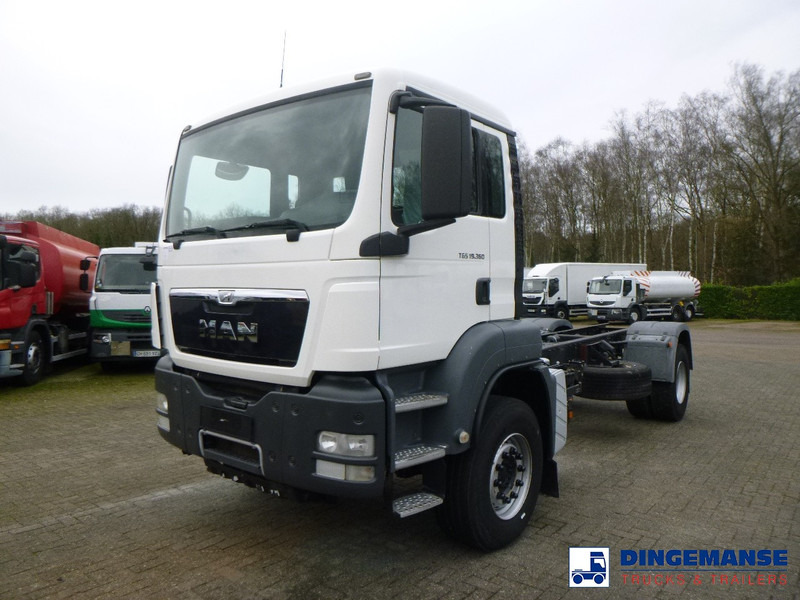 MAN TGS 19.360 4X2 BBS manual Euro 2 chassis + PTO - Châssis cabine: photos 1 MAN TGS 19.360 4X2 BBS manual Euro 2 chassis + PTO - Châssis cabine: photos 1