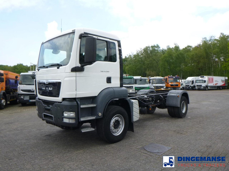 MAN TGS 19.360 4X2 BBS manual Euro 2 chassis + PTO - Châssis cabine: photos 1 MAN TGS 19.360 4X2 BBS manual Euro 2 chassis + PTO - Châssis cabine: photos 1
