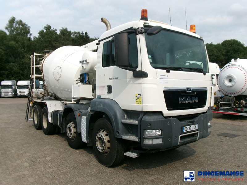 MAN TGS 32.360 8X4 Euro 6 Liebherr concrete mixer 8 m3 + belt - Camion malaxeur: photos 2 MAN TGS 32.360 8X4 Euro 6 Liebherr concrete mixer 8 m3 + belt - Camion malaxeur: photos 2