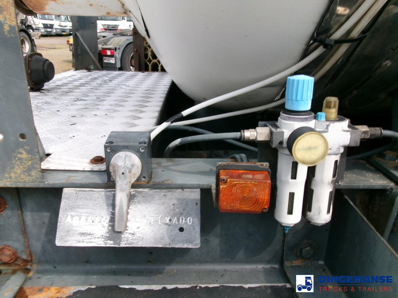 Semi-remorque citerne METALOVOUGA Bitumen / heavy oil tank inox 29 m3 / 1 comp: photos 9 Semi-remorque citerne METALOVOUGA Bitumen / heavy oil tank inox 29 m3 / 1 comp: photos 9