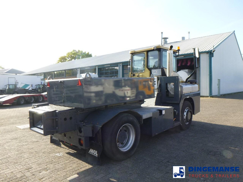MOL RM 255 4X4 terminal drawbar tractor 150 ton - Tracteur portuaire: photos 4 MOL RM 255 4X4 terminal drawbar tractor 150 ton - Tracteur portuaire: photos 4