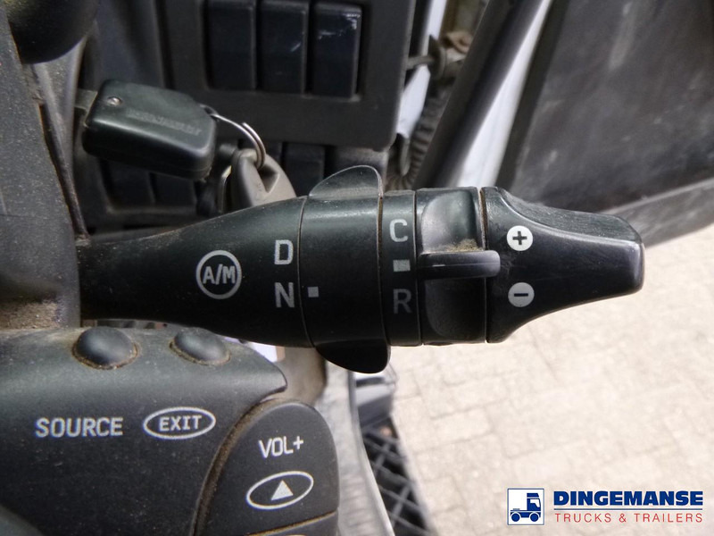 Camion benne Renault Kerax 430 DXI 8x4 RHD tipper steel 31 m3: photos 17 Camion benne Renault Kerax 430 DXI 8x4 RHD tipper steel 31 m3: photos 17