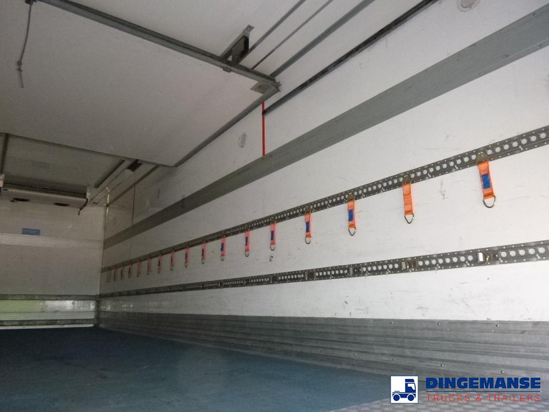 Camion frigorifique Renault Premium 370 dxi 6x2 RHD Carrier Supra 950 MT frigo: photos 13 Camion frigorifique Renault Premium 370 dxi 6x2 RHD Carrier Supra 950 MT frigo: photos 13