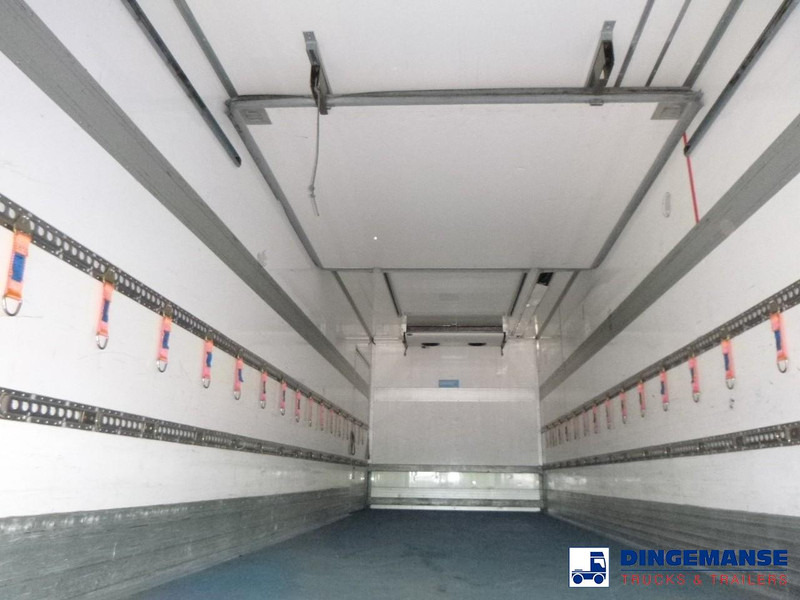 Camion frigorifique Renault Premium 370 dxi 6x2 RHD Carrier Supra 950 MT frigo: photos 12 Camion frigorifique Renault Premium 370 dxi 6x2 RHD Carrier Supra 950 MT frigo: photos 12