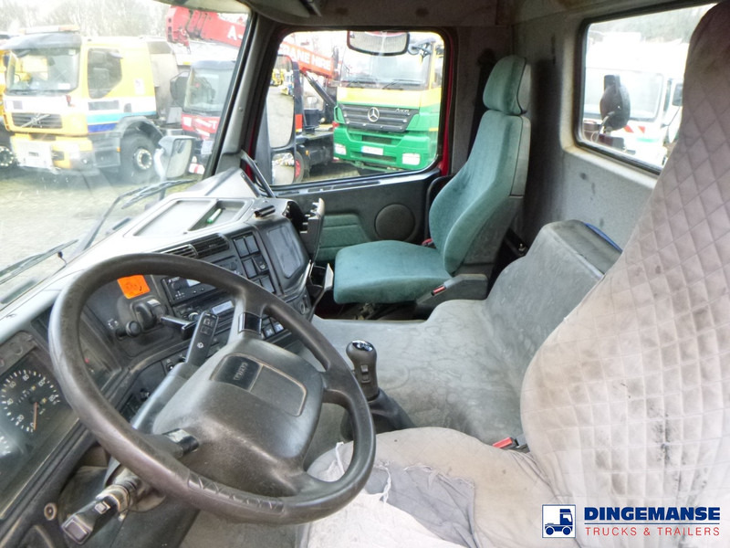 Photo d'intérieur 1: Camion ampliroll Volvo FM12 380 6x4 Euro 2 Hiab Multilift container hook 21 t