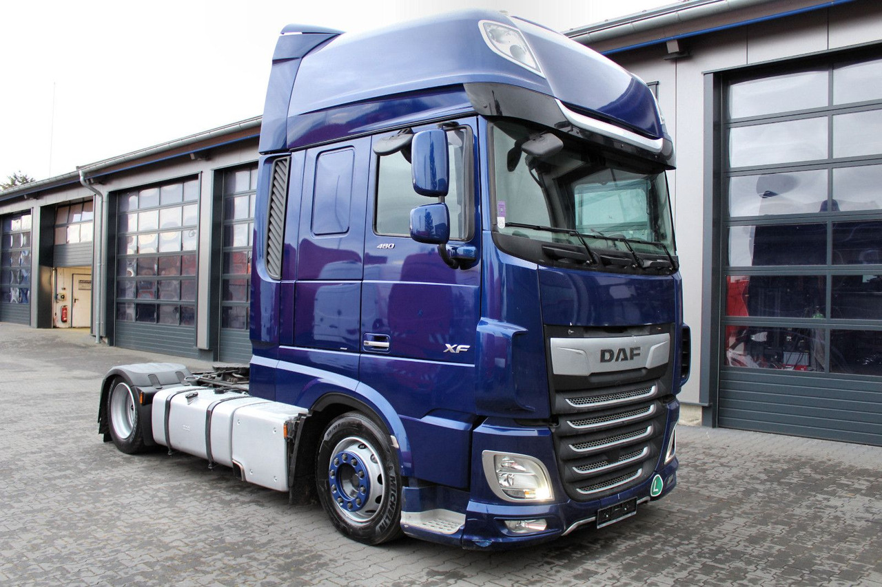 DAF XF 480 FT 4x2 SZM Lowliner !!! TOP !!! - Tracteur routier: photos 2 DAF XF 480 FT 4x2 SZM Lowliner !!! TOP !!! - Tracteur routier: photos 2