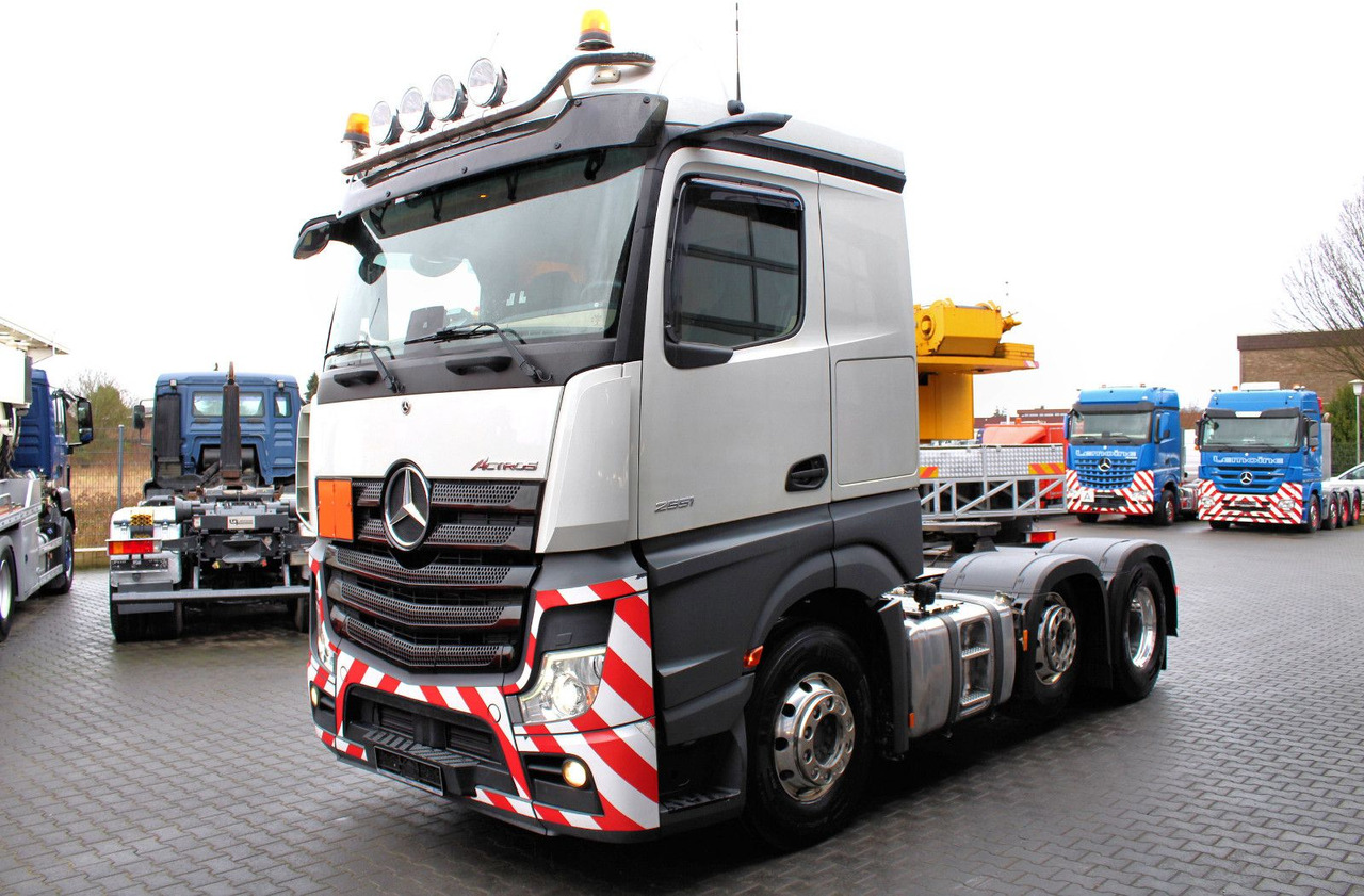 Mercedes-Benz Actros 2551 6x2 BigSpace 68 to Schwerlast + LIFT - Tracteur routier: photos 2 Mercedes-Benz Actros 2551 6x2 BigSpace 68 to Schwerlast + LIFT - Tracteur routier: photos 2