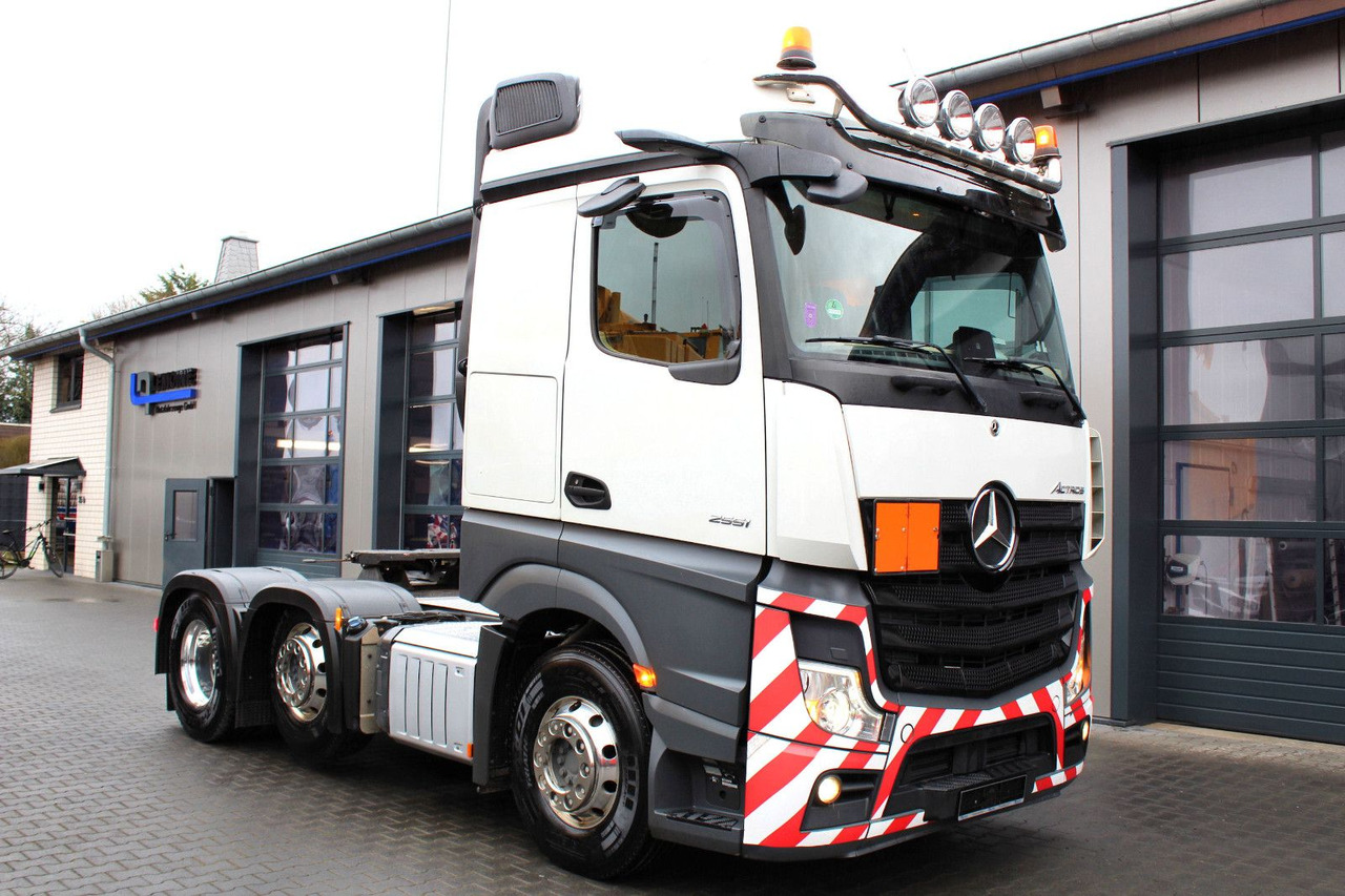 Mercedes-Benz Actros 2551 6x2 BigSpace 68 to Schwerlast + LIFT - Tracteur routier: photos 1 Mercedes-Benz Actros 2551 6x2 BigSpace 68 to Schwerlast + LIFT - Tracteur routier: photos 1