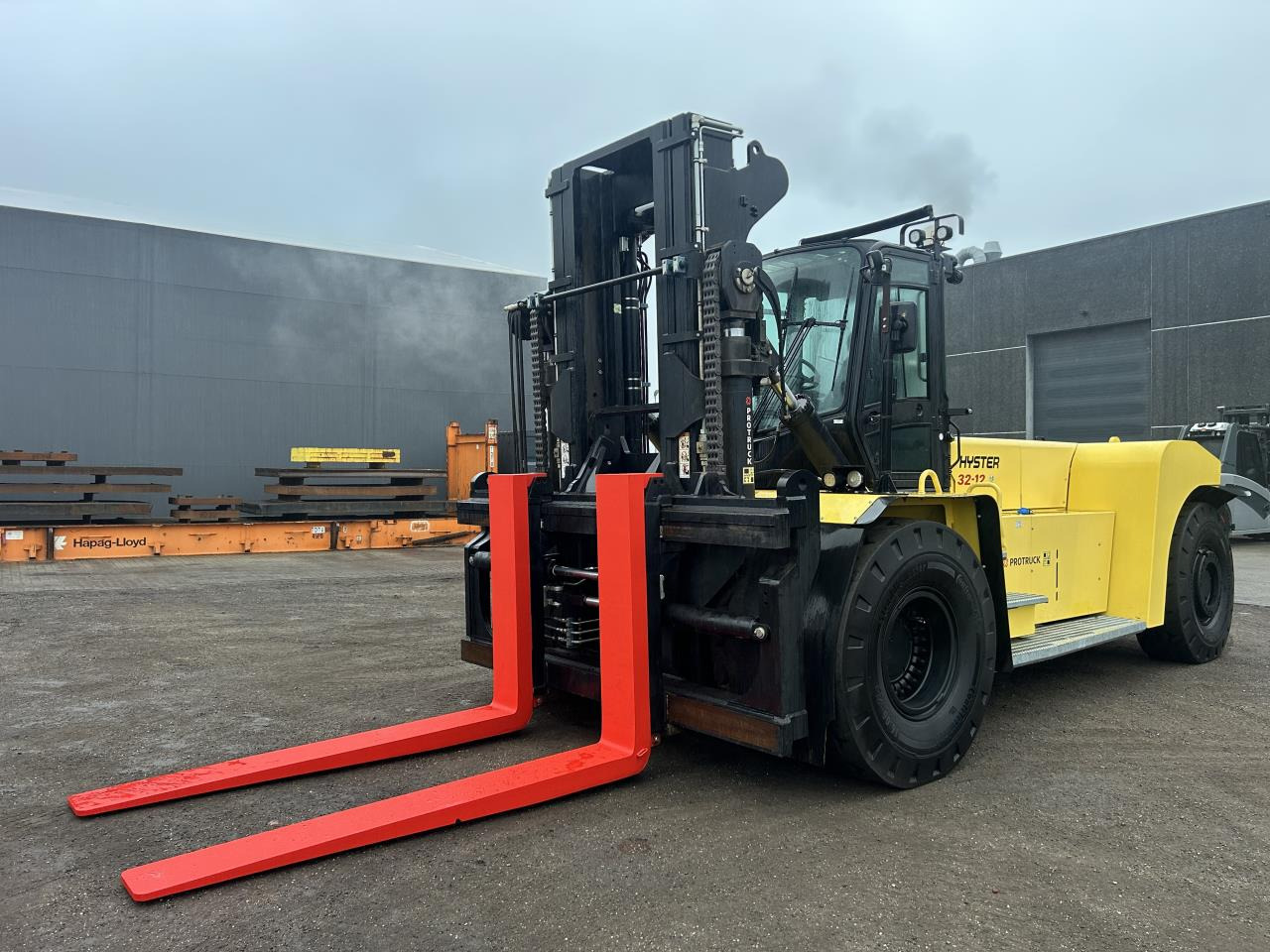 Hyster H32.00XM-12 - Chariot élévateur diesel: photos 1 Hyster H32.00XM-12 - Chariot élévateur diesel: photos 1