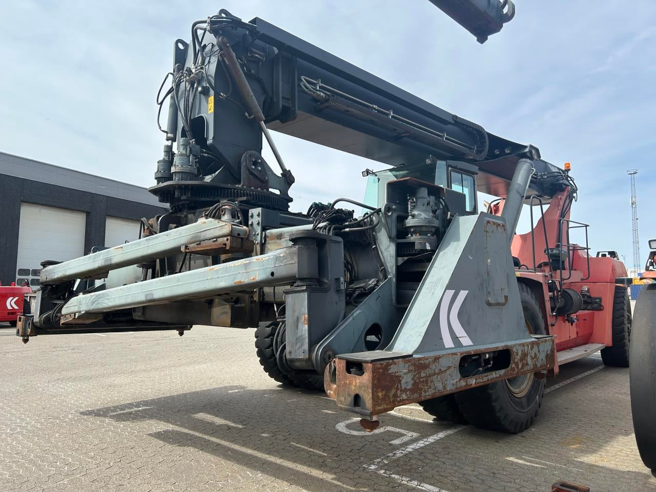 Kalmar DRF450-65C5X - Reach stacker: photos 1 Kalmar DRF450-65C5X - Reach stacker: photos 1