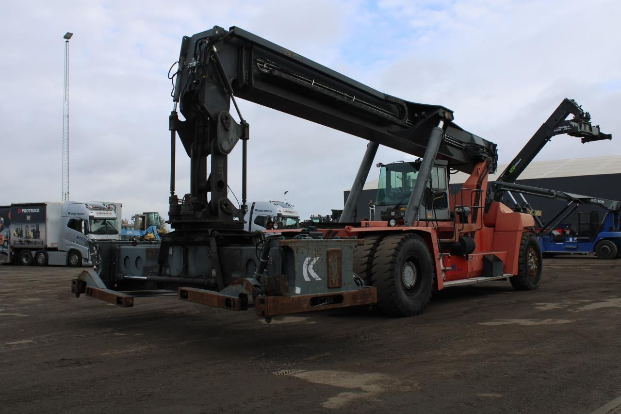 Kalmar DRF450-75S6XS - Reach stacker: photos 2 Kalmar DRF450-75S6XS - Reach stacker: photos 2