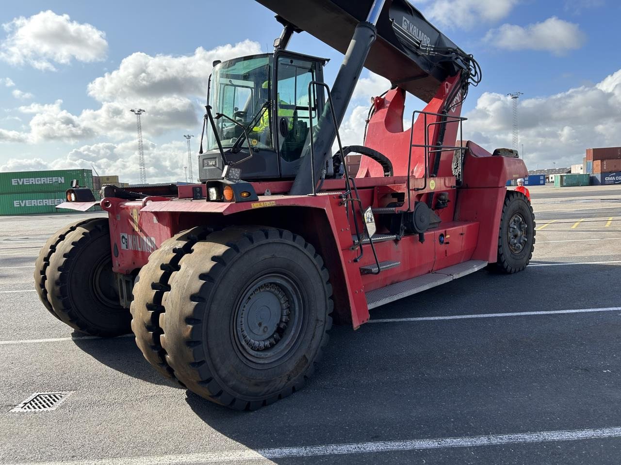 Kalmar DRG450-65S5 - Reach stacker: photos 2 Kalmar DRG450-65S5 - Reach stacker: photos 2