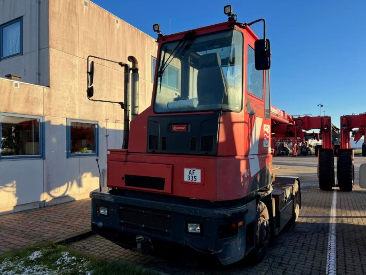 Kalmar TT618 - Tracteur portuaire: photos 1 Kalmar TT618 - Tracteur portuaire: photos 1