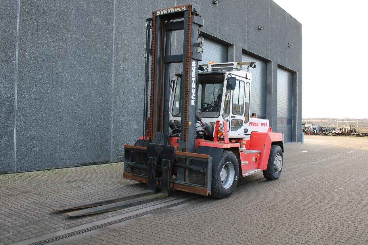 SveTruck 13660 - Chariot élévateur diesel: photos 2 SveTruck 13660 - Chariot élévateur diesel: photos 2