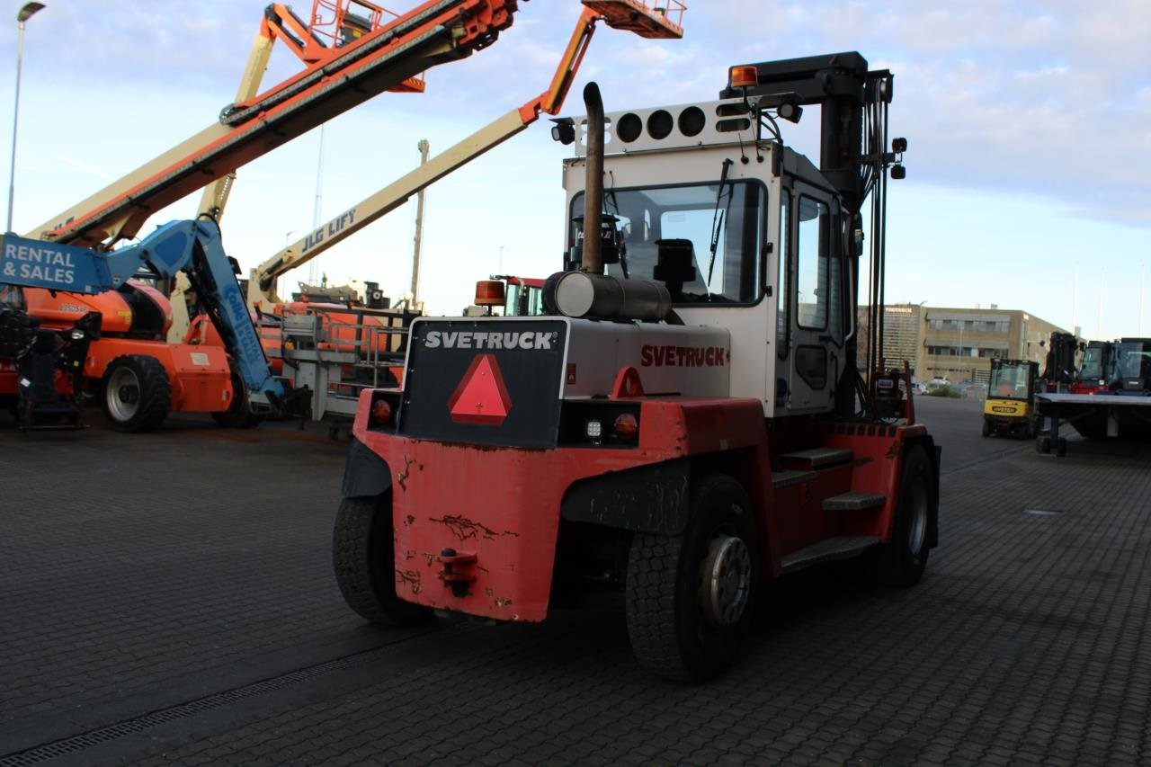 SveTruck 13660 - Chariot élévateur diesel: photos 3 SveTruck 13660 - Chariot élévateur diesel: photos 3