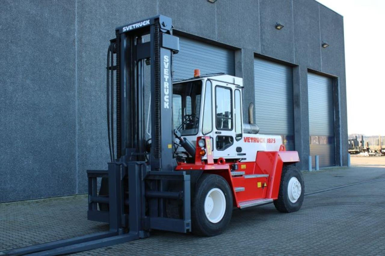 SveTruck 1875-33 - Chariot élévateur diesel: photos 2 SveTruck 1875-33 - Chariot élévateur diesel: photos 2